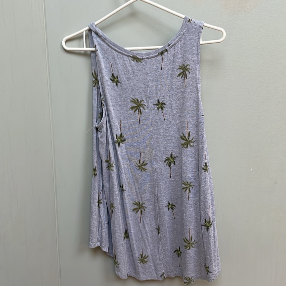 Size medium - Picture 3 of 3